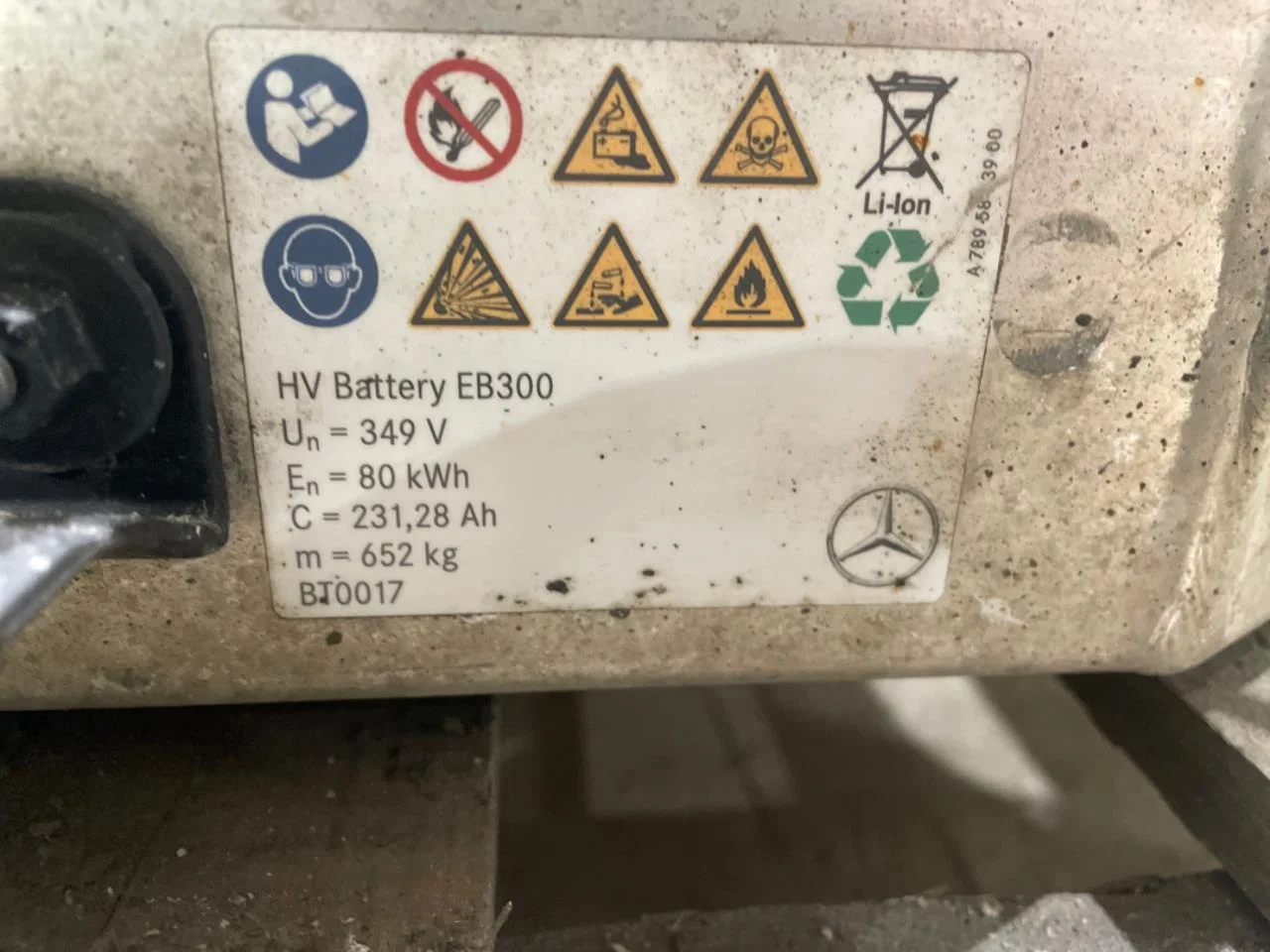 Mercedes EQC 2020- High-voltage battery view 4