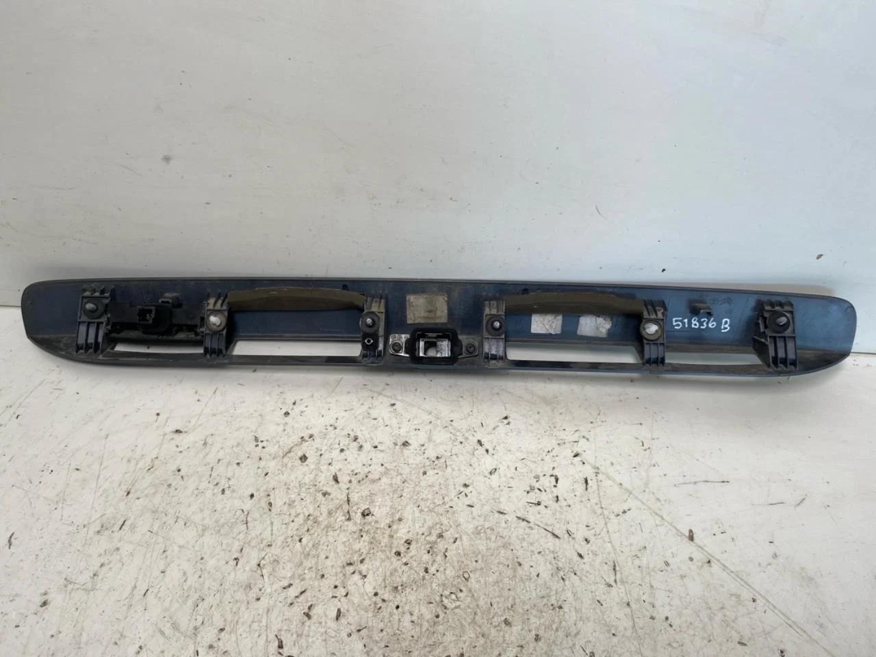 Citroen SPACETOURER/E-SPACETOURER 2016- Tailgate exterior handle view 2
