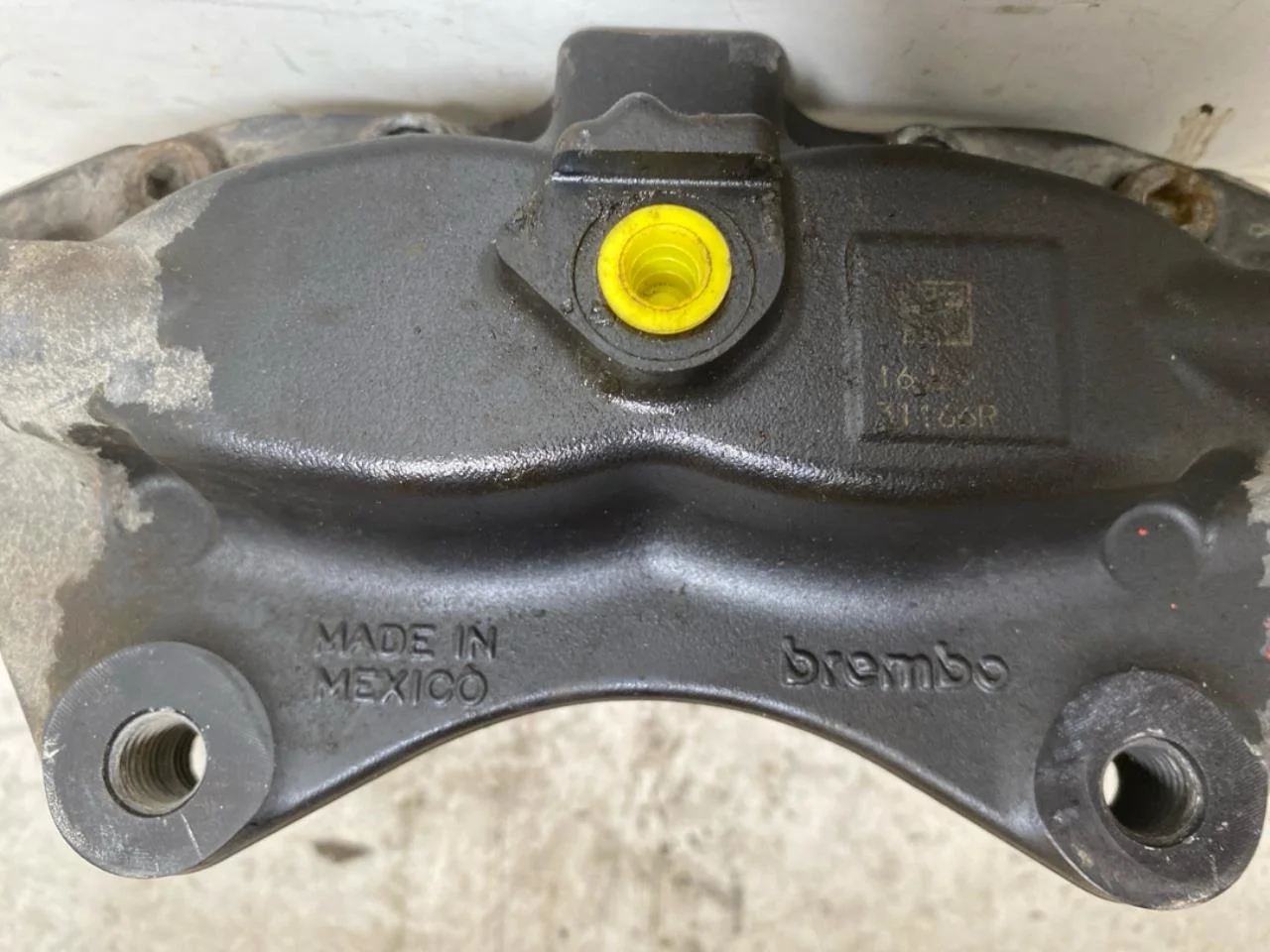 Tesla MODEL S 2013- Rear right brake caliper view 3