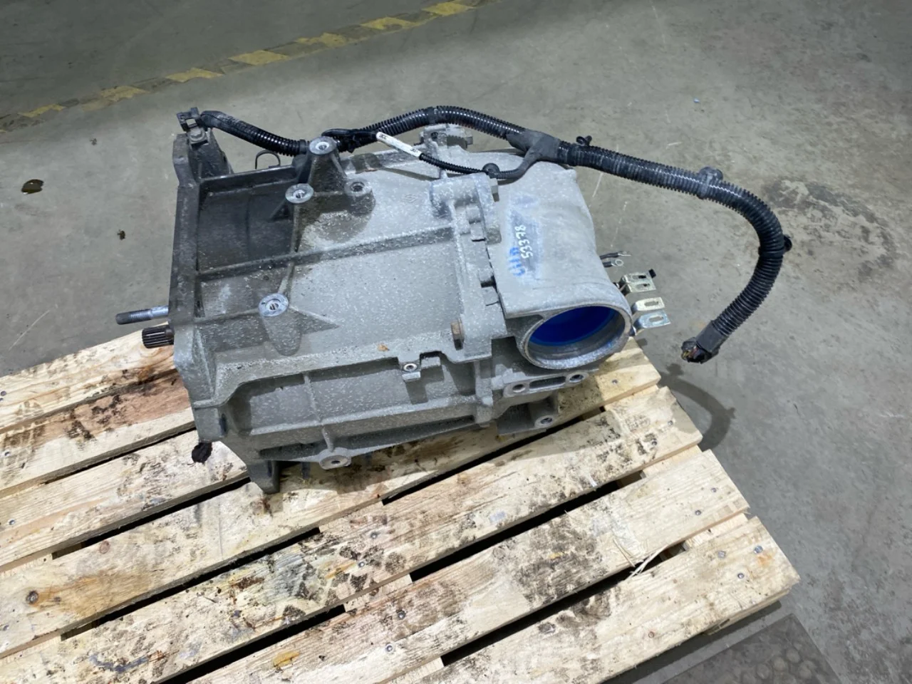 Renault ZOE/E- TECH 2013--> Elektromos motor, első view 3