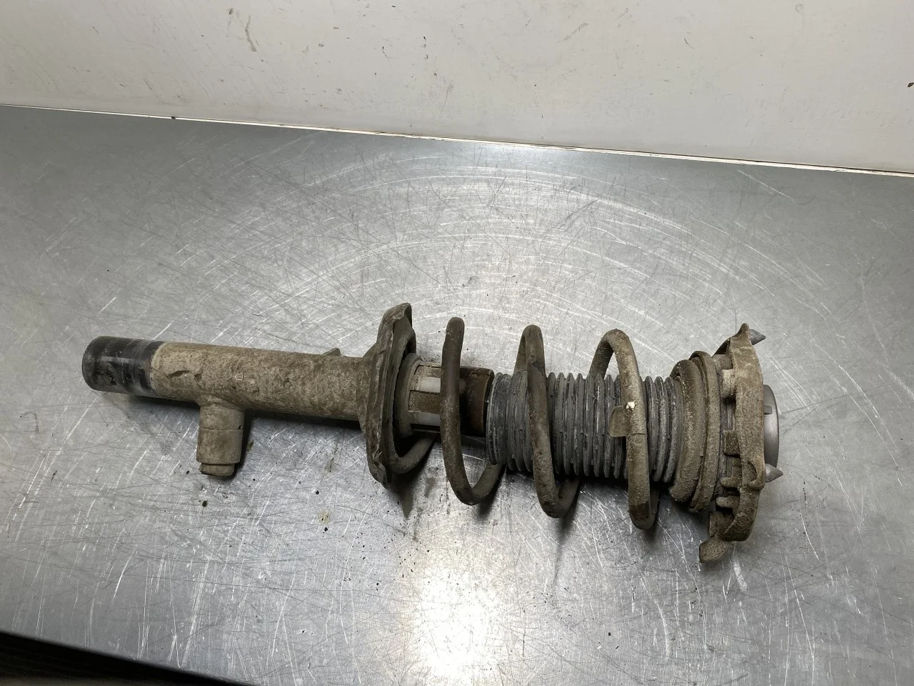 Volkswagen ID.4 2021- Amortizor tip McPherson, față dreapta