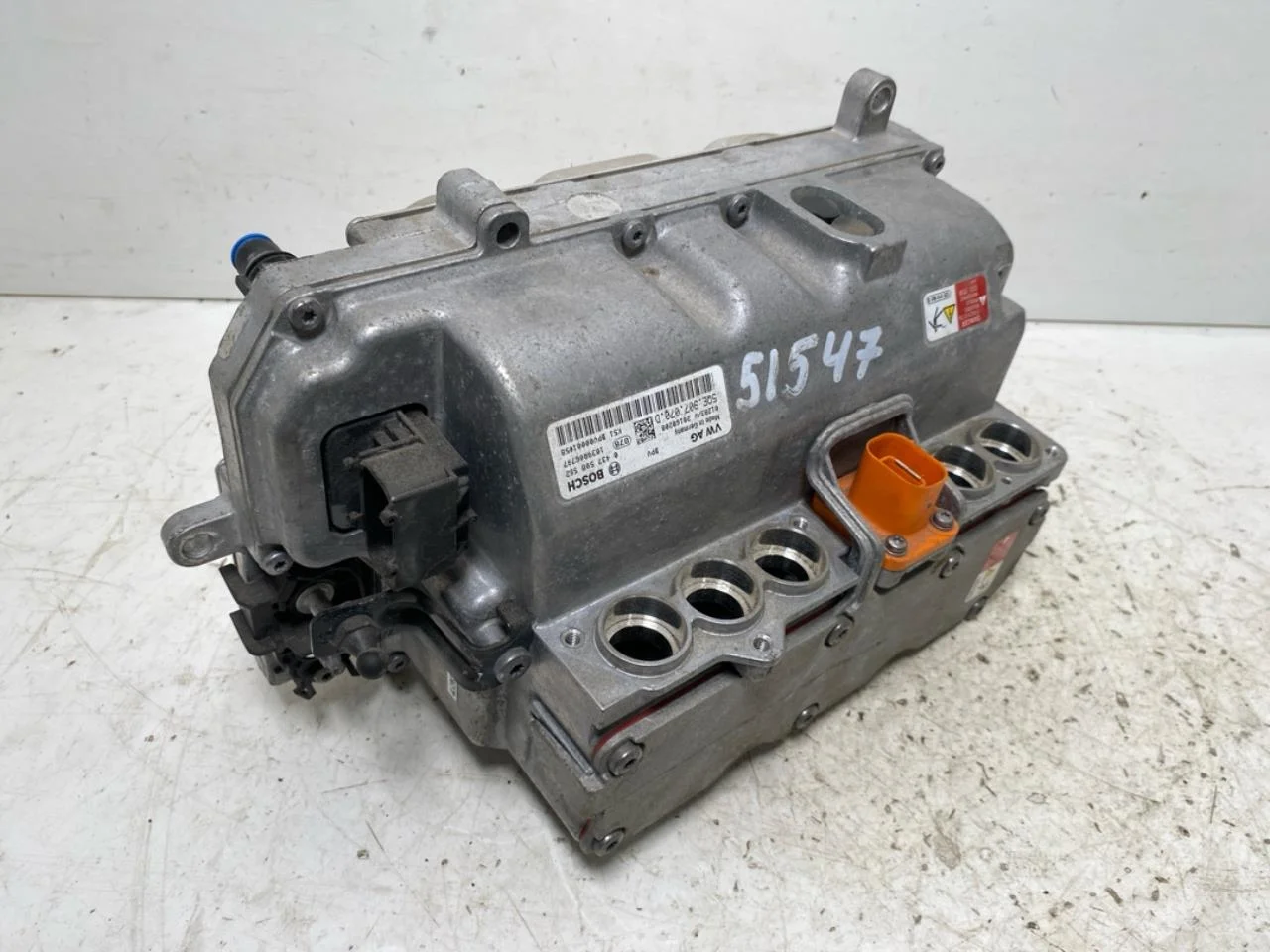 Volkswagen GOLF, E-GOLF VII 2013-20 Inverter, 12-220V