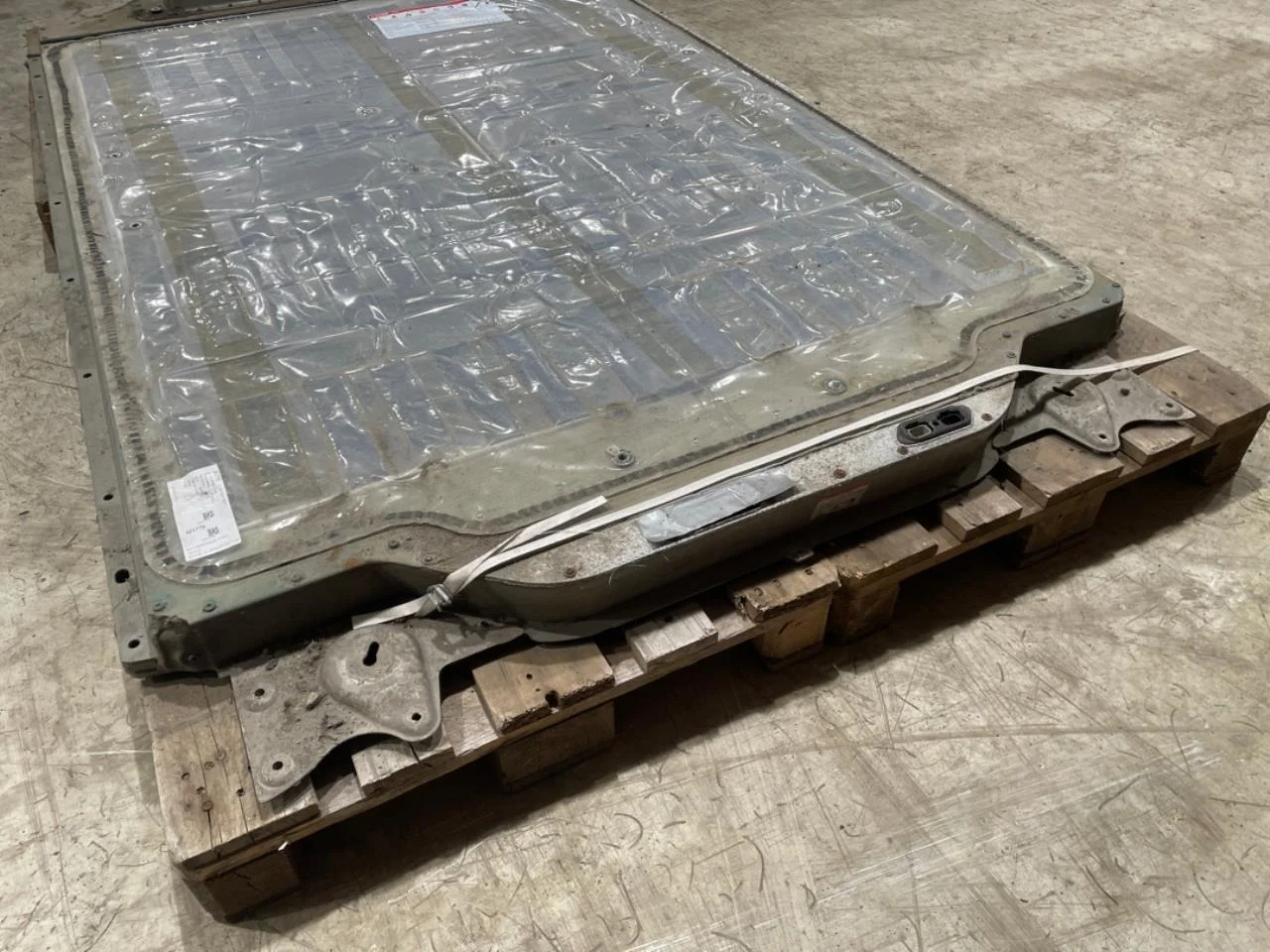 Tesla MODEL S 2013- High-voltage battery view 3