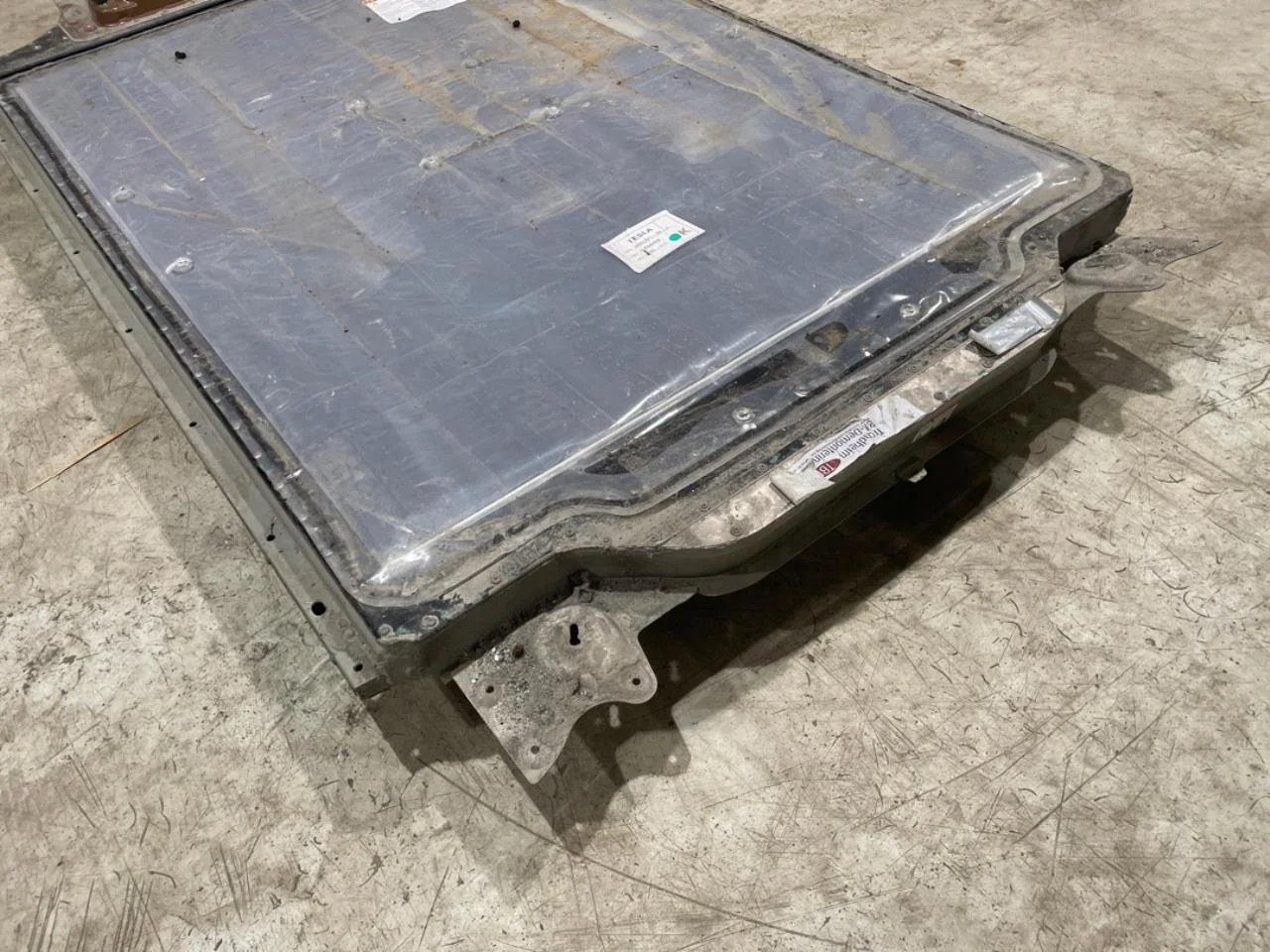 Tesla MODEL S 2013- High-voltage battery view 2