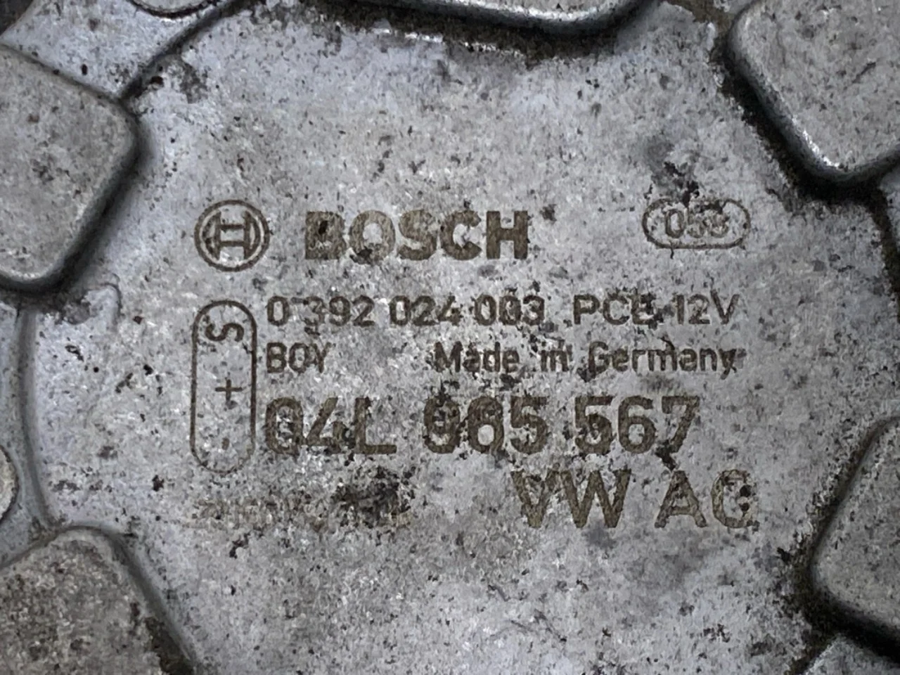 Volkswagen GOLF, E-GOLF VII 2013-20 Circulation pump view 3