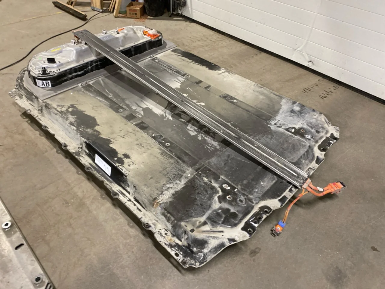 Tesla MODEL 3 2017--> Nagyfeszültségű akkumulátor
