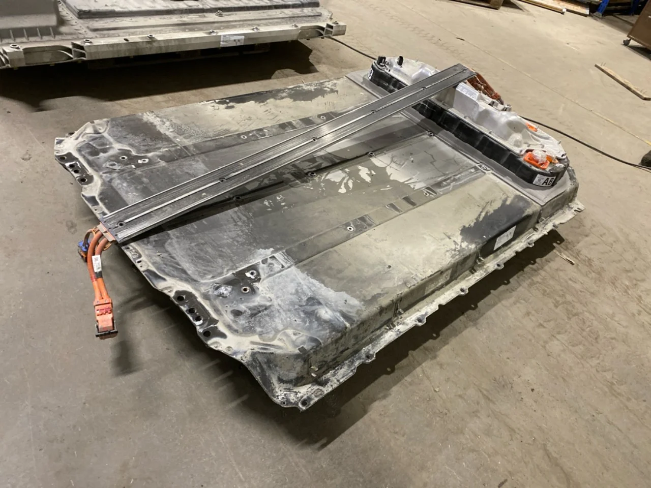 Tesla MODEL 3 2017--> High-voltage battery view 2