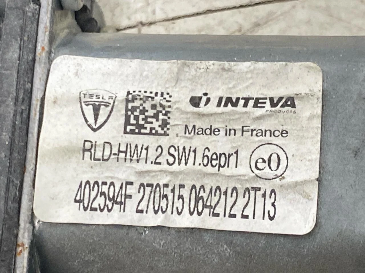 Tesla MODEL S 2013- Elektromos ablakemelő, komplett nézet 3