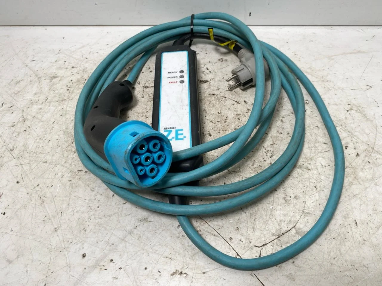 Renault ZOE/E- TECH 2013--> Battery charger