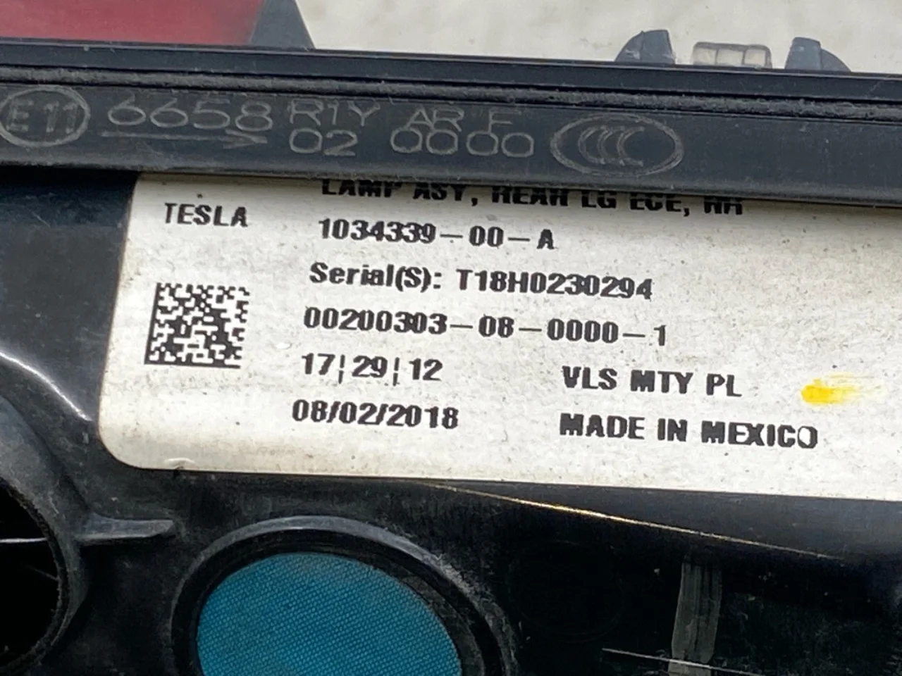 Tesla MODEL X 2016- Right tail light on tailgate, inner view 3