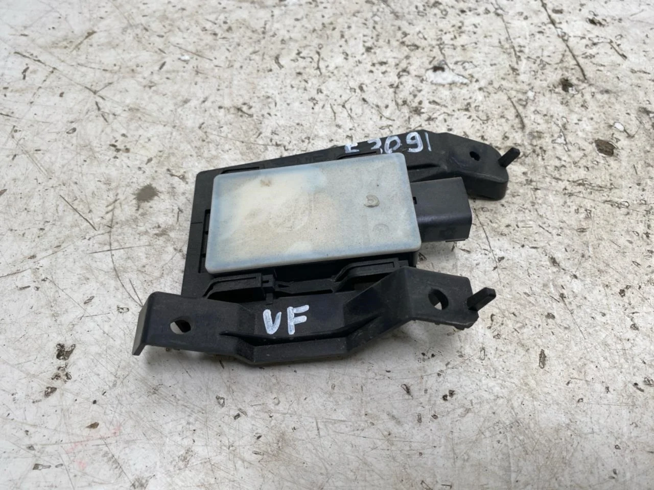 Hyundai IONIQ 5 NE 2022- Active collision protection sensor