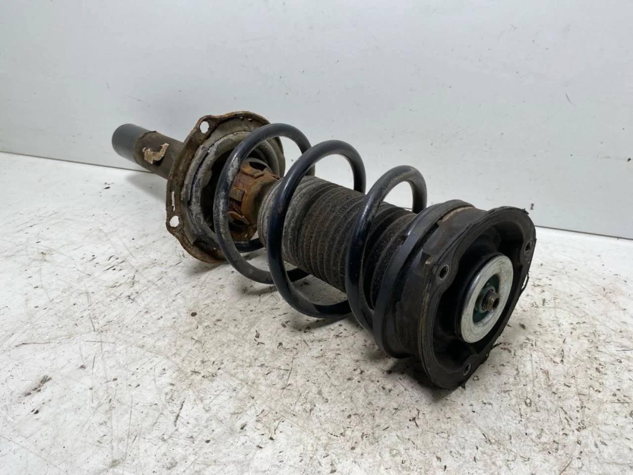 Volkswagen GOLF, E-GOLF VII 2013-20 Amortizor tip McPherson, față stânga