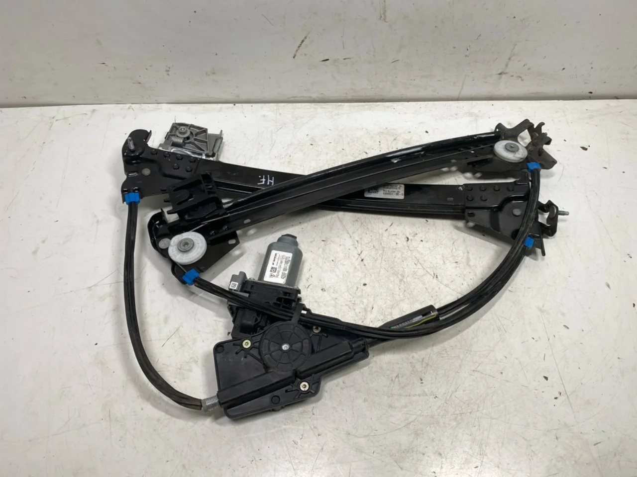 Tesla MODEL S 2013- Electric window regulator, complete view 2