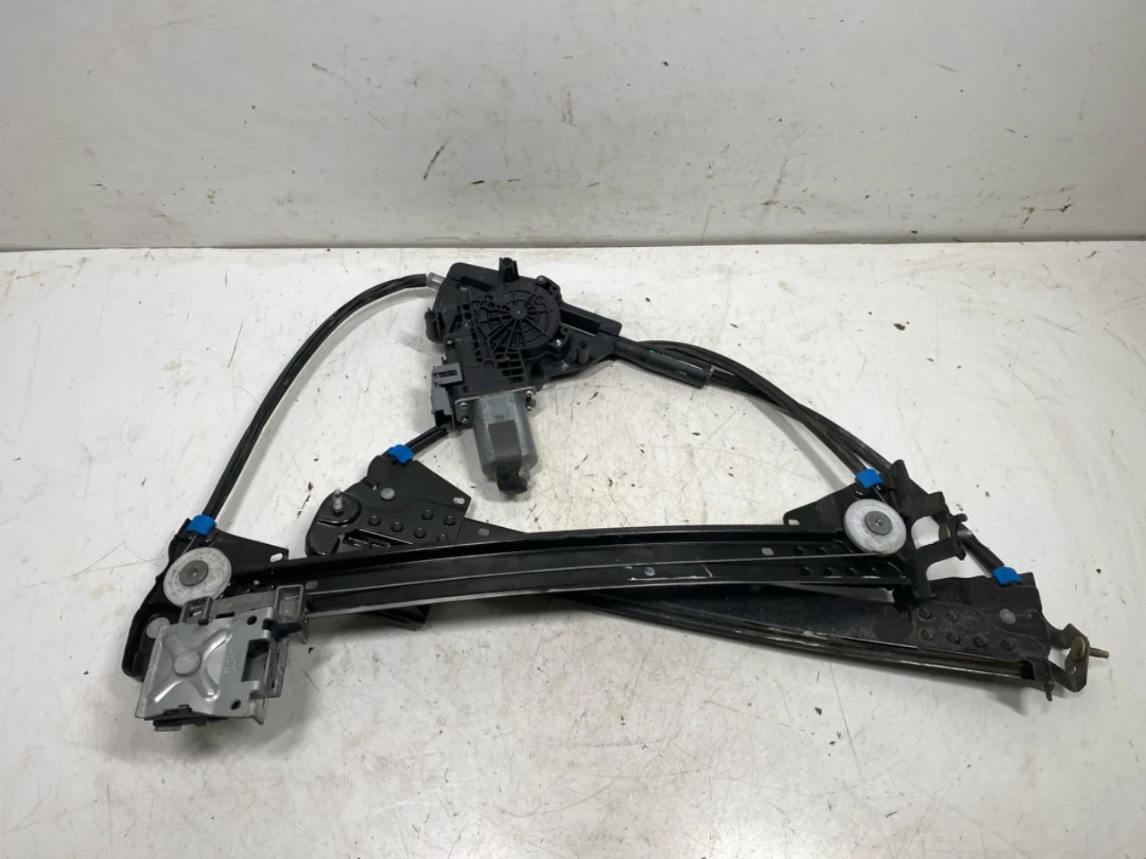 Tesla MODEL S 2013- Electric window regulator, complete view 3
