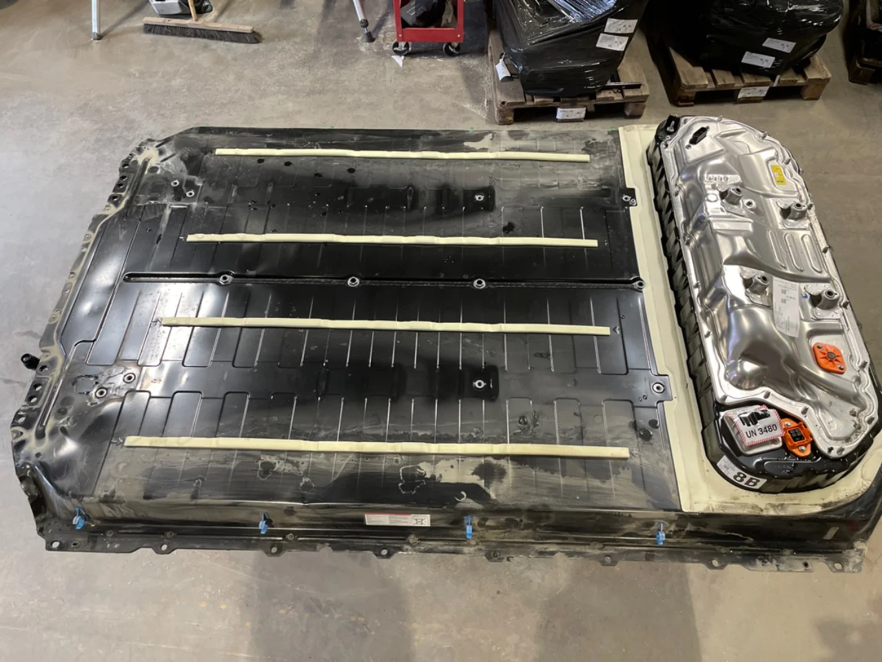 Tesla MODEL Y 2021- Baterie de înaltă tensiune vedere 2