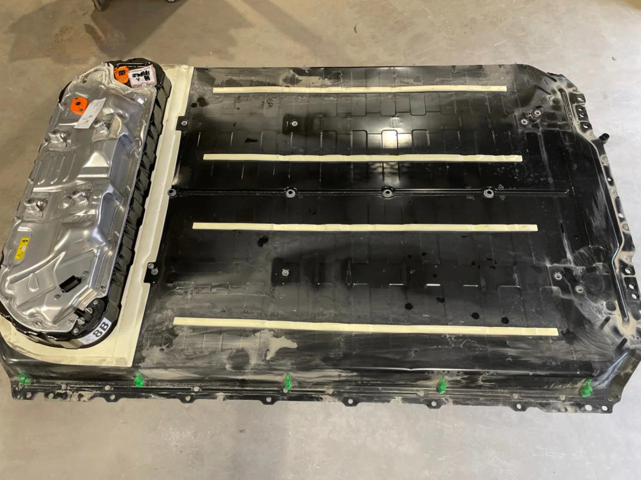 Tesla MODEL Y 2021- Baterie de înaltă tensiune vedere 4