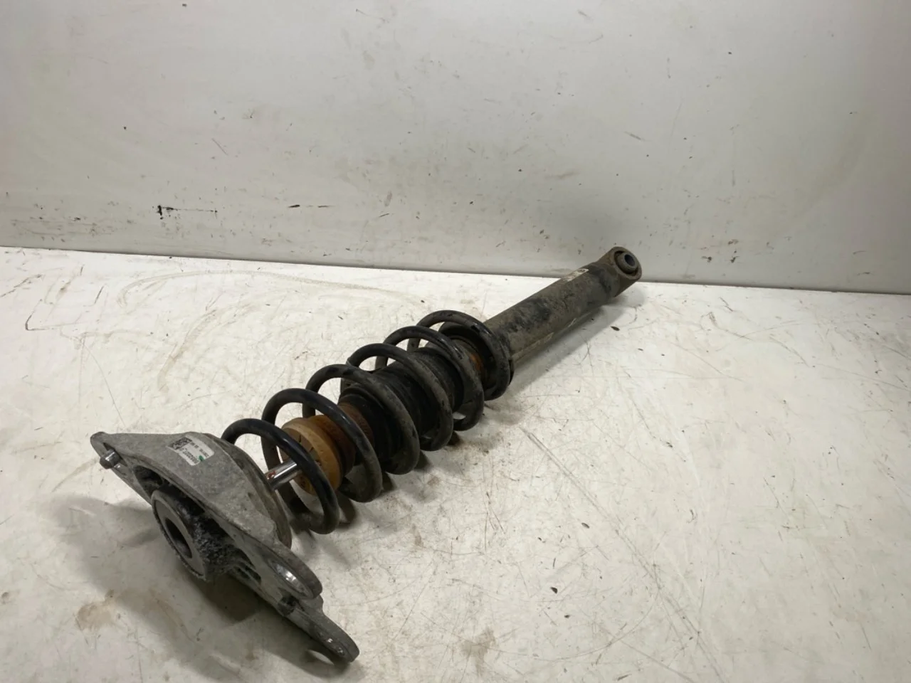 BMW I3 I01 2013-22 Amortizor tip McPherson, spate stânga vedere 3