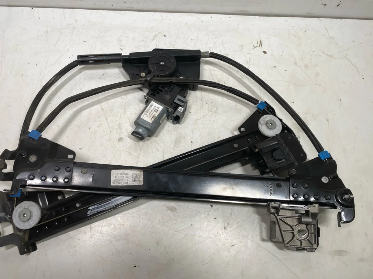 Tesla MODEL S 2013- Electric window regulator, complete view 3