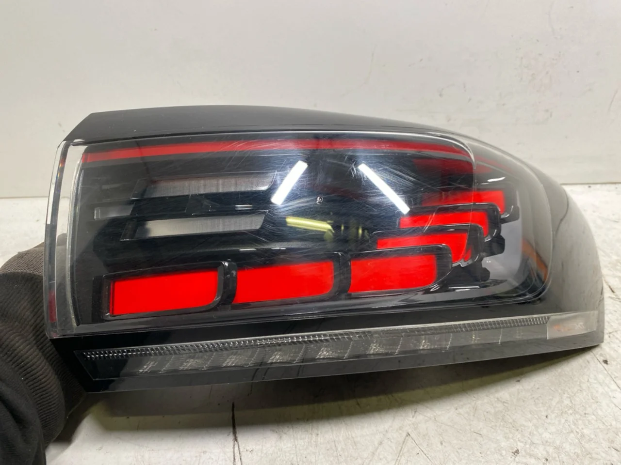Volkswagen ID.4 2021- Right tail light view 2