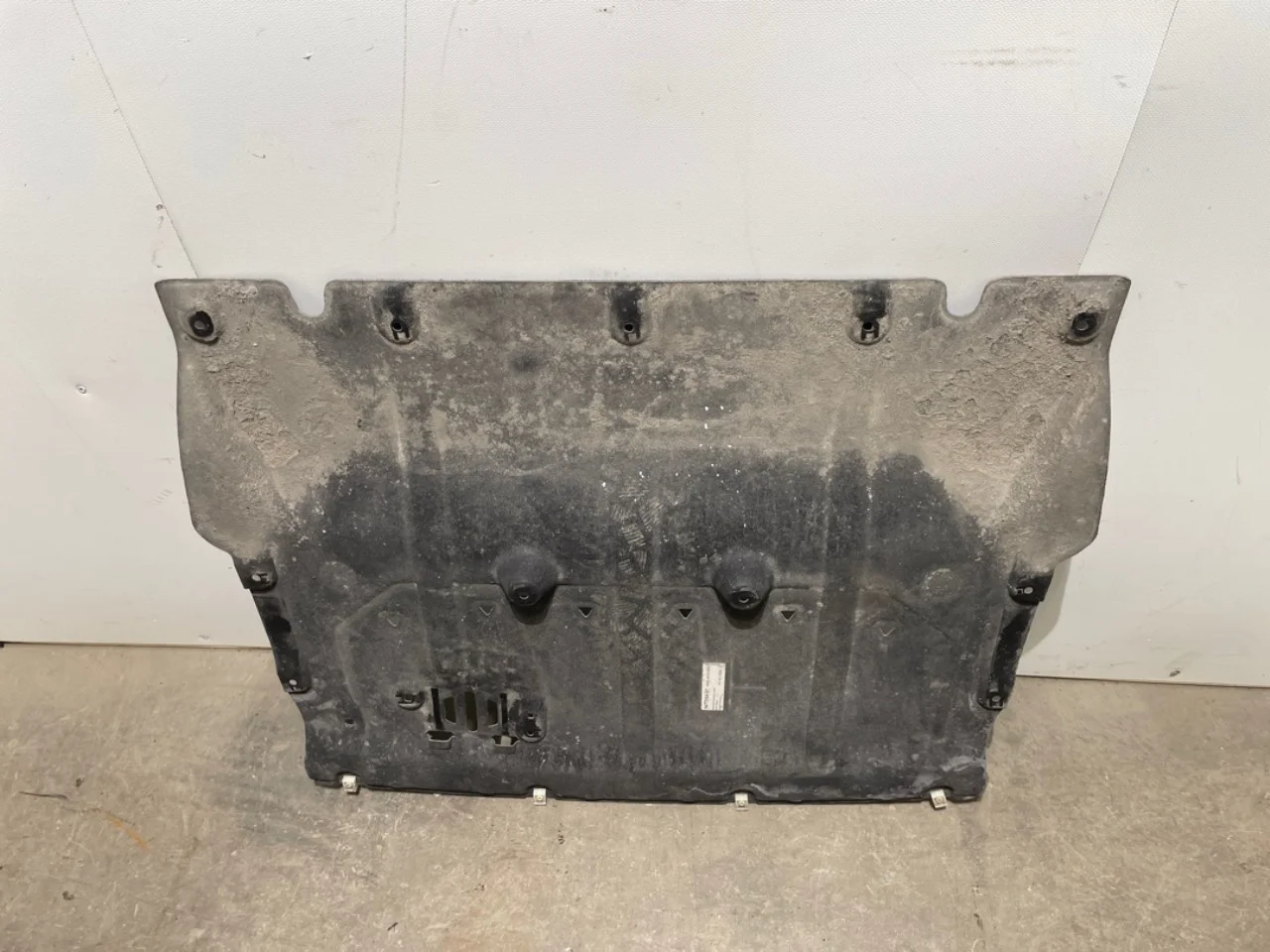 BMW I4 G26 2021-> Underbody protection plate (engine/gearbox/floor) view 2