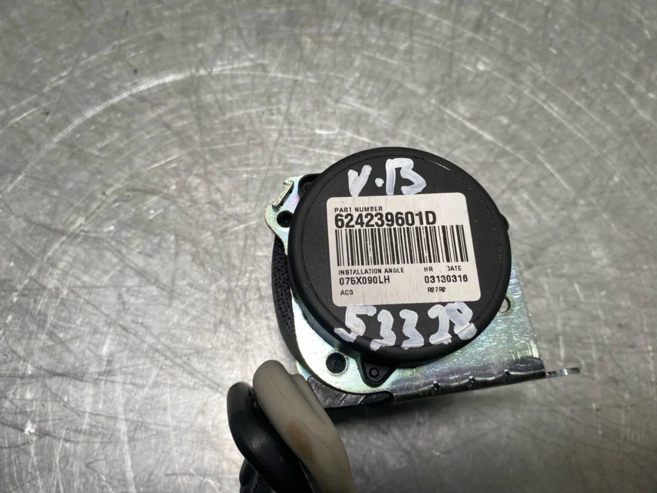 Nissan LEAF 2011-17 Biztonsági öv, hátsó, bal nézet 2