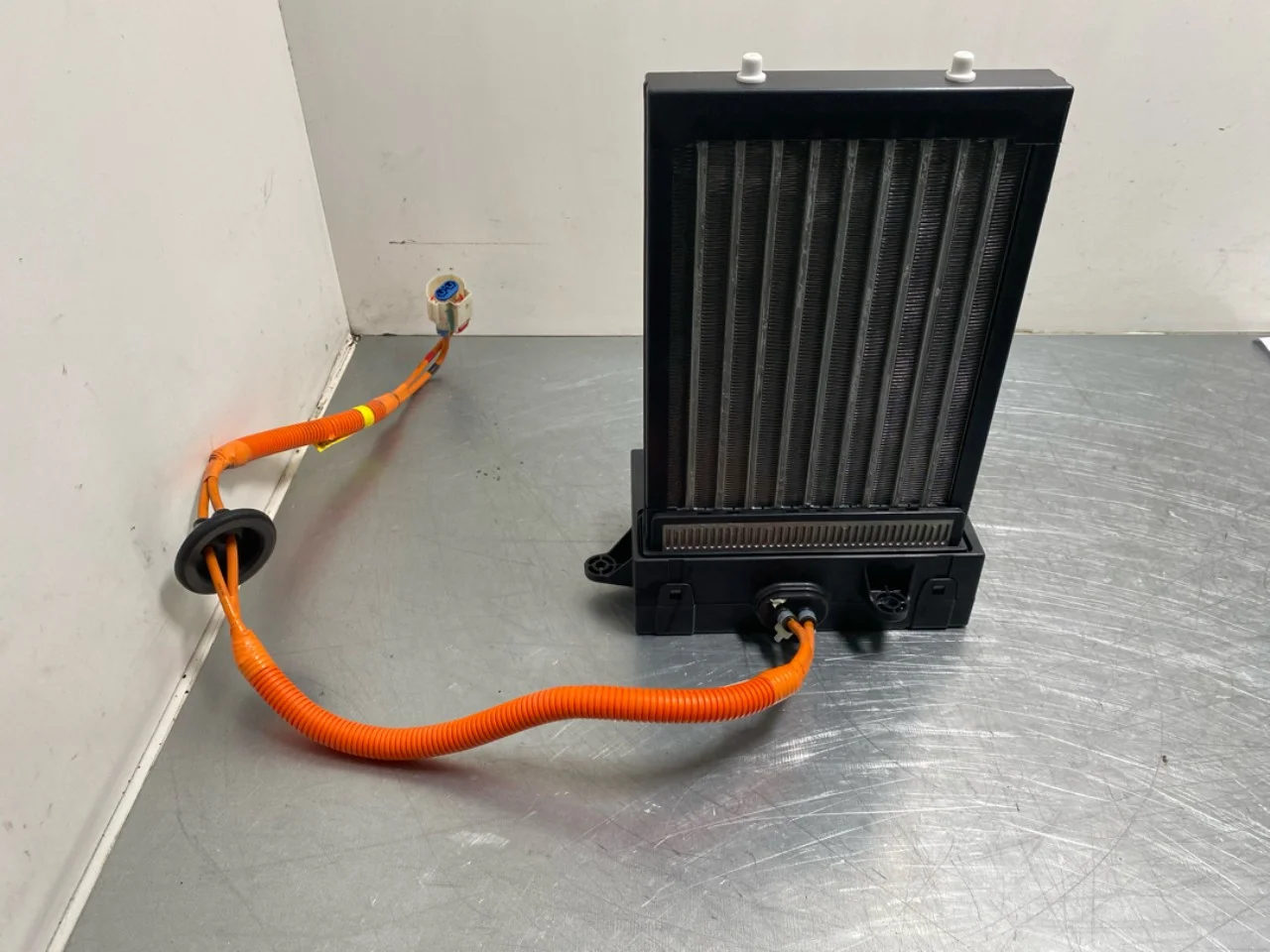 Tesla MODEL S 2013- Heater matrix, electric view 2