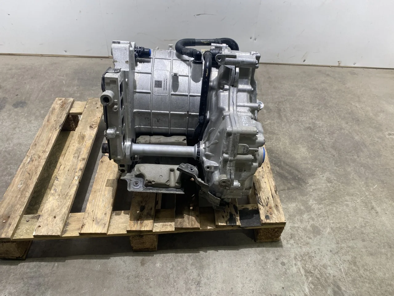 Mercedes EQS SUV X296 2022- Elektromos motor, első view 2