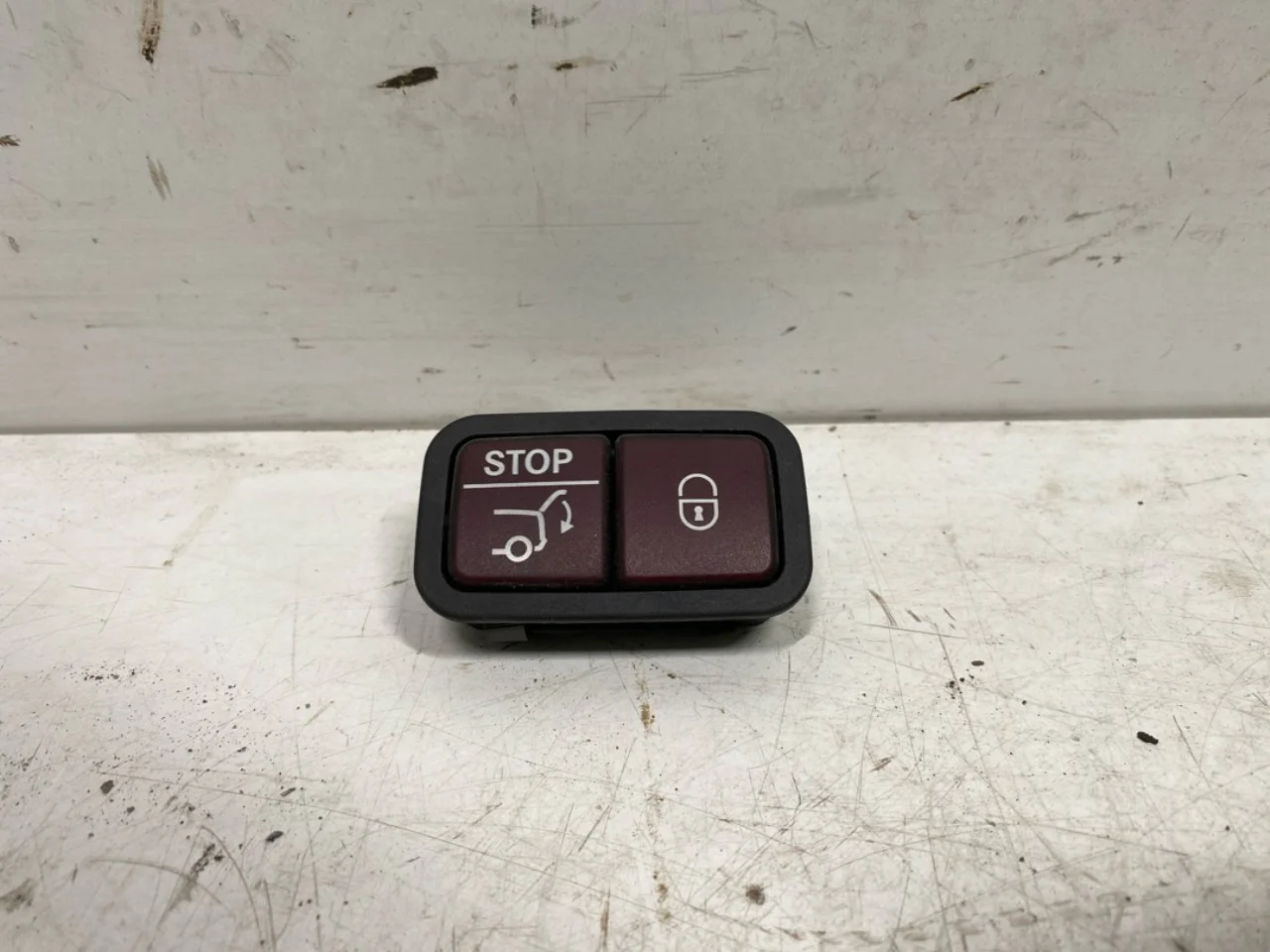 Mercedes EQA H243 2021- Tailgate switch