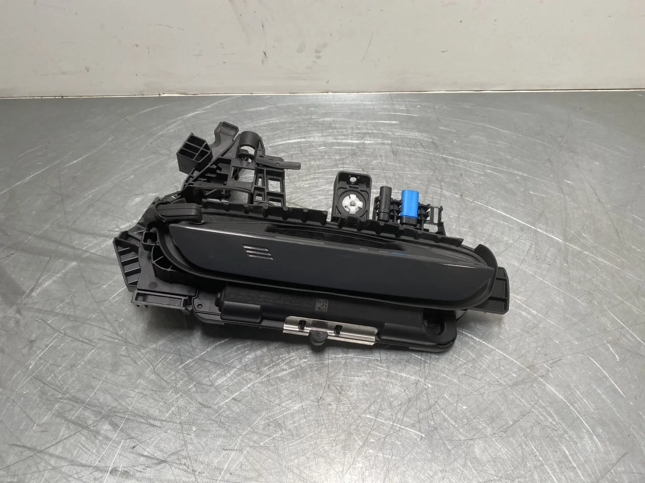 BMW I4 G26 2021-> Ajtó külső kilincs, bal