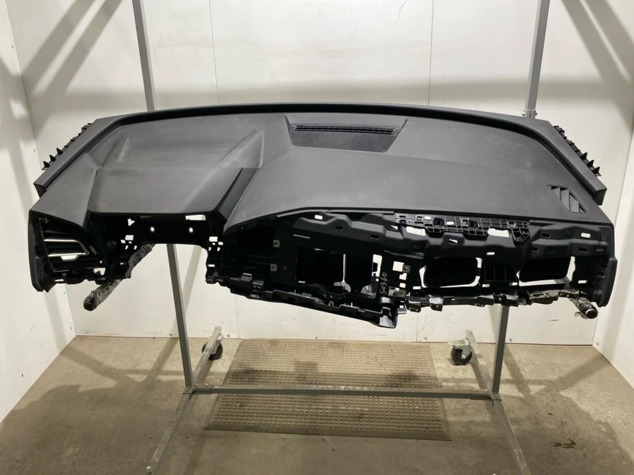 Audi Q4 E-TRON FZ 2021- Műszerfal