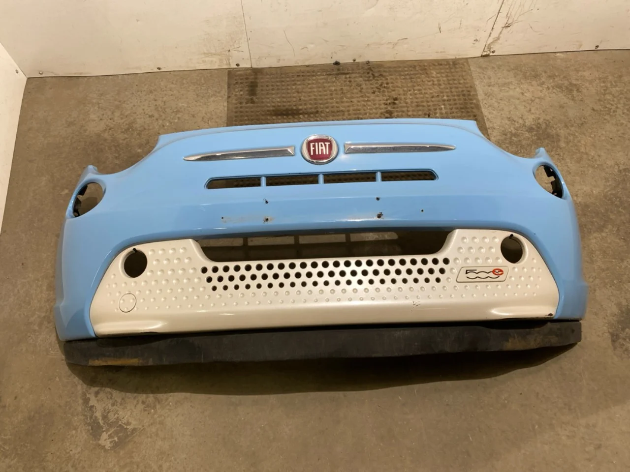 Fiat 500 2007->>24 Lökhárító, első