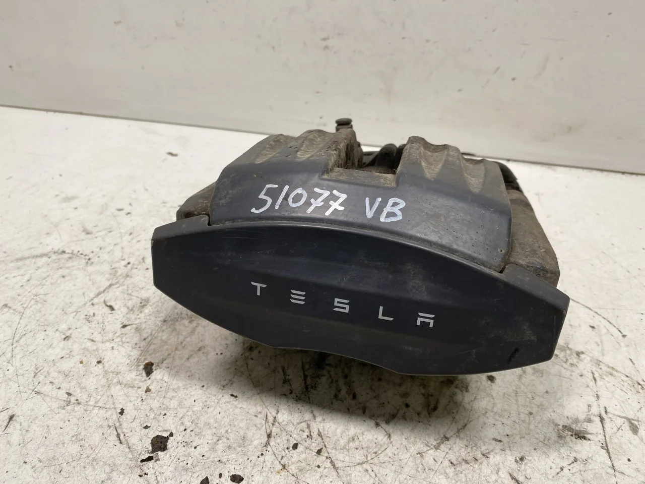 Tesla MODEL S 2013- Féknyereg, hátsó, bal