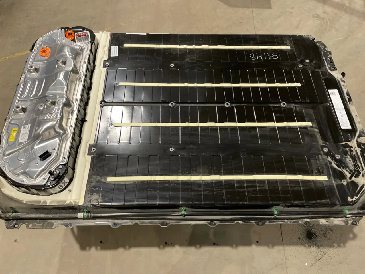 Tesla MODEL Y 2021- Nagyfeszültségű akkumulátor