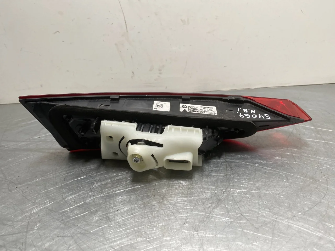 BMW I4 G26 2021-> Right tail light on tailgate, inner view 4