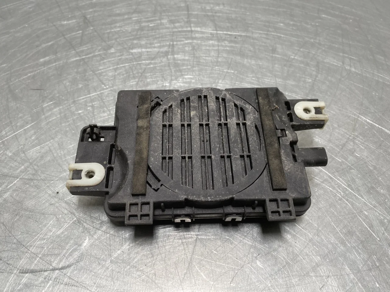 BMW I4 G26 2021-> Difuzor sunet motor vedere 2