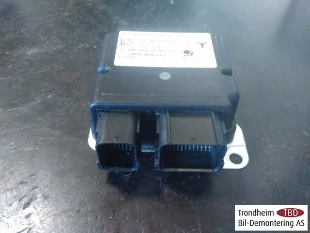 Tesla MODEL 3 2017--> Airbag control unit