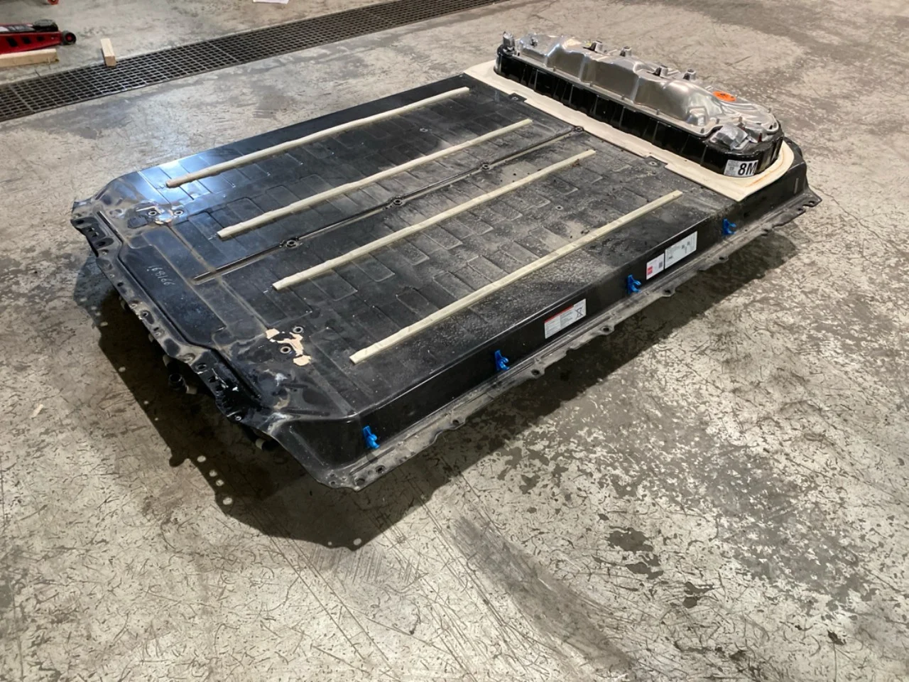 Tesla MODEL 3 2017--> High-voltage battery view 3
