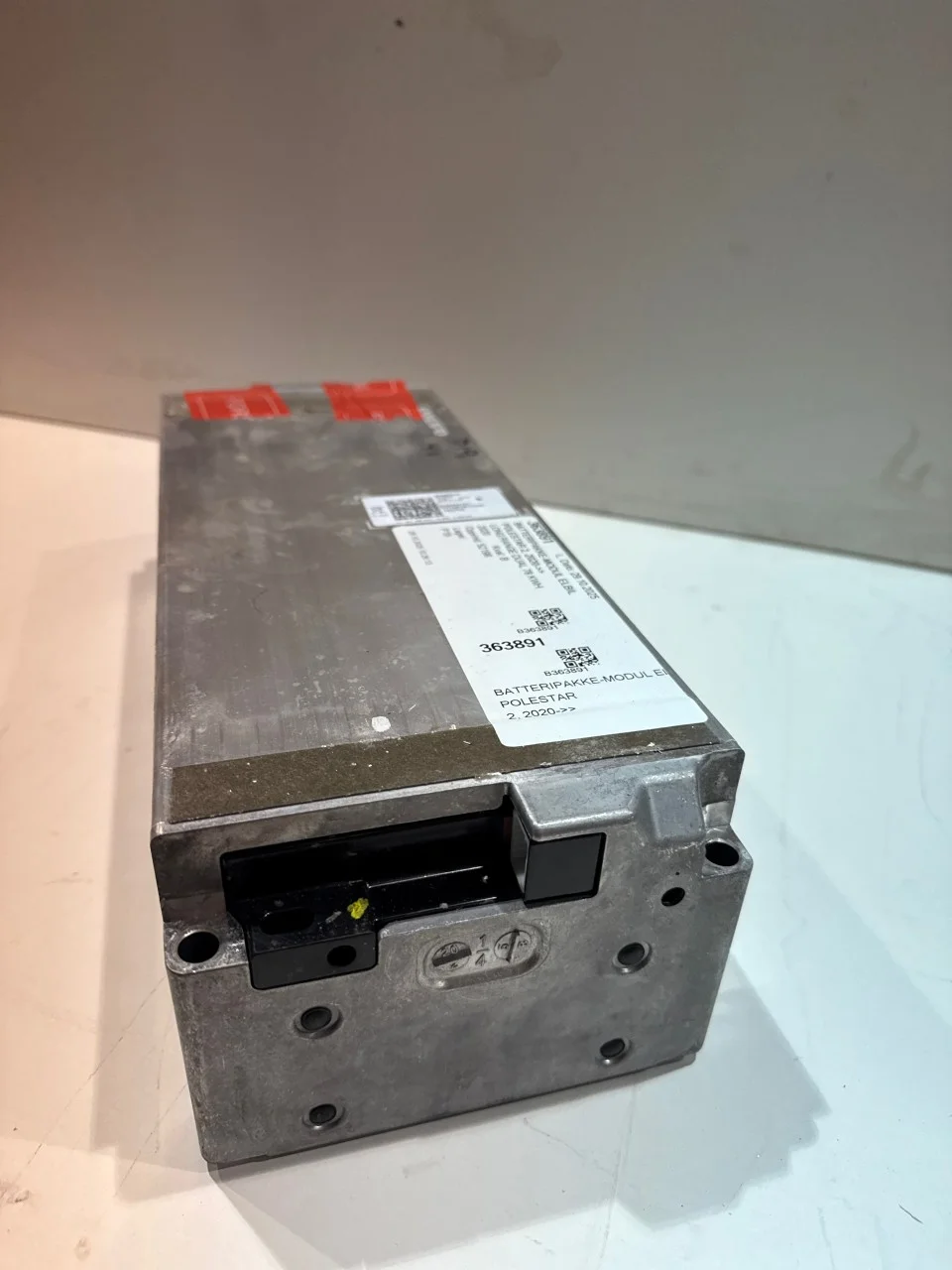 Polestar 2 2020- Celulă / modul baterie de înaltă tensiune vedere 3