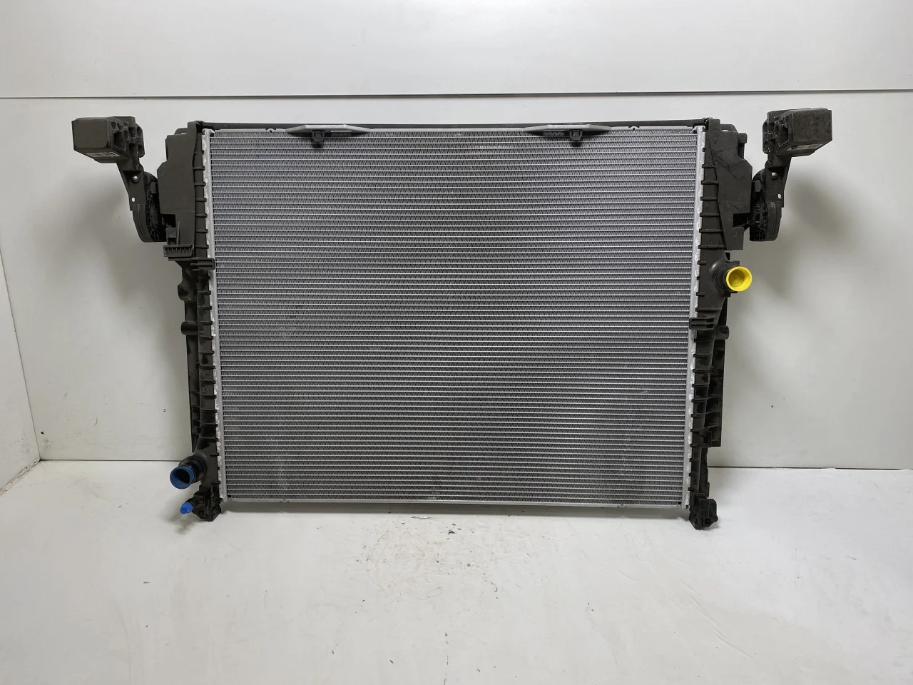 Radiator, automatic transmission view 4