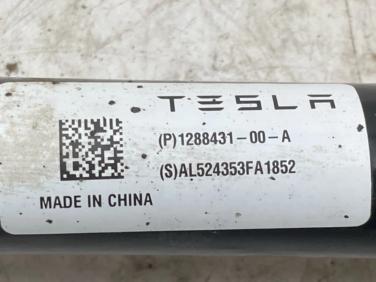 Tesla MODEL Y 2021- Control arm, rear right view 3