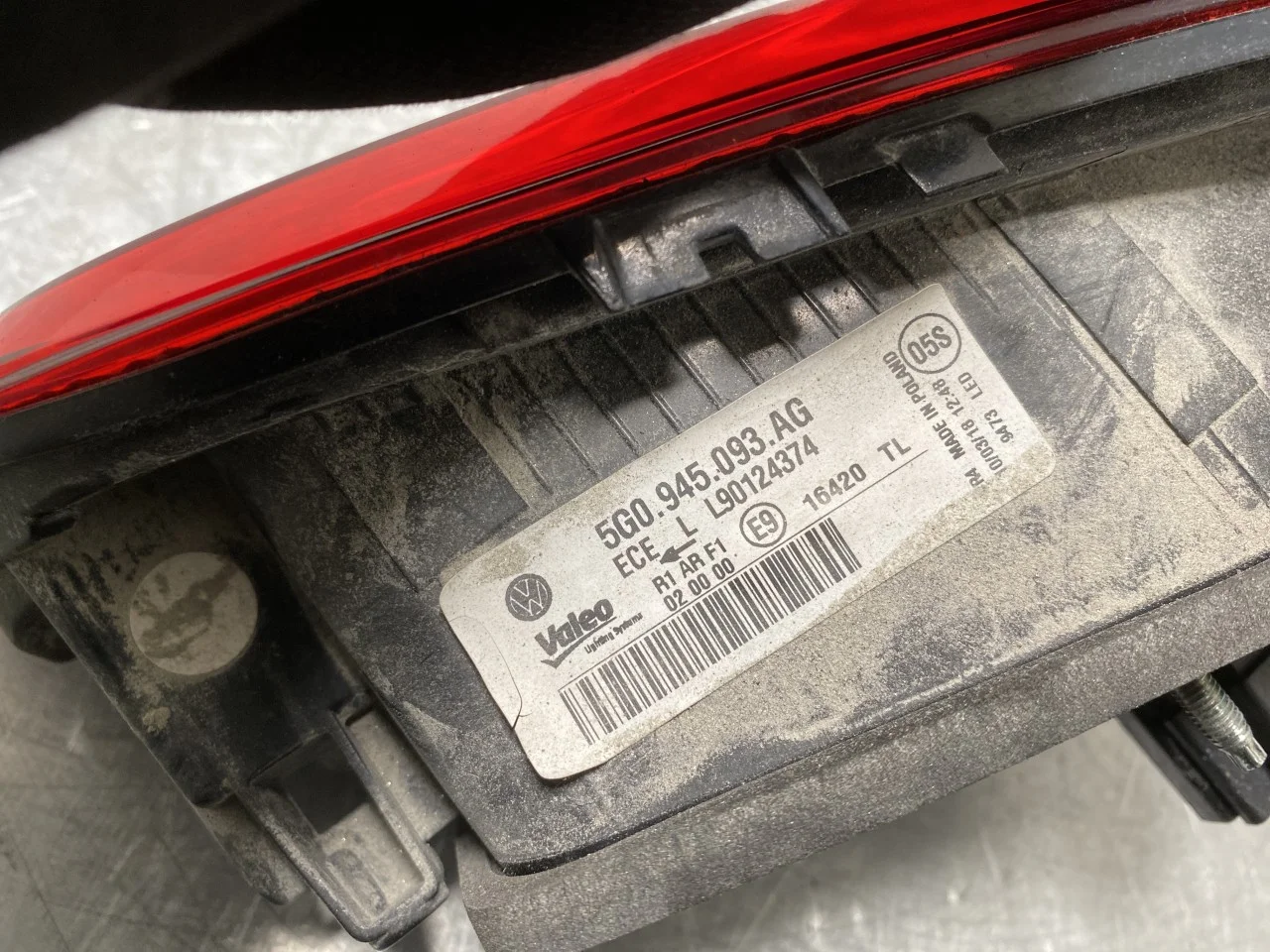 Volkswagen GOLF, E-GOLF VII 2013-20 Rear light, left, on tailgate (inner) view 2