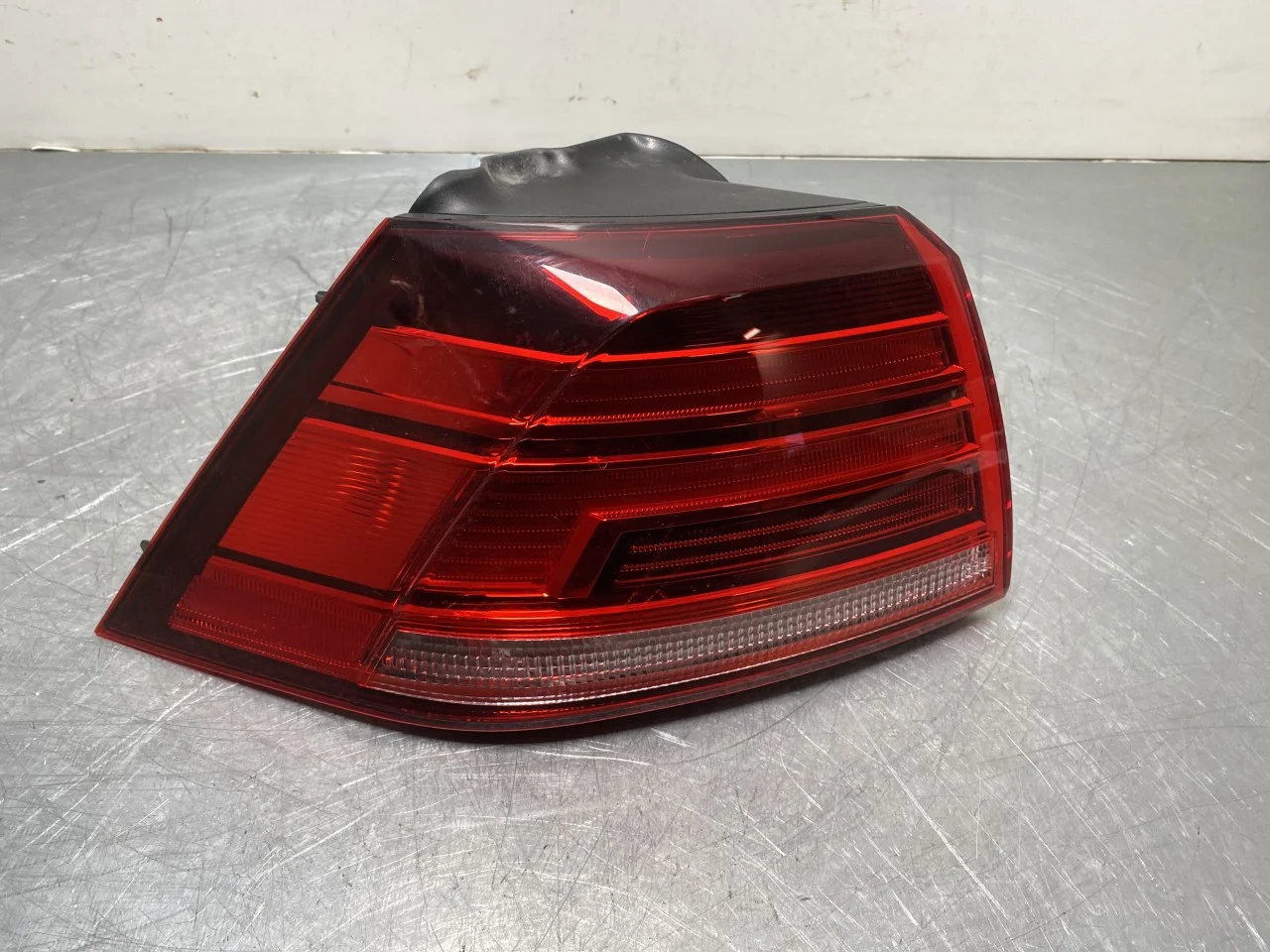 Volkswagen GOLF, E-GOLF VII 2013-20 Hátsó lámpa, bal