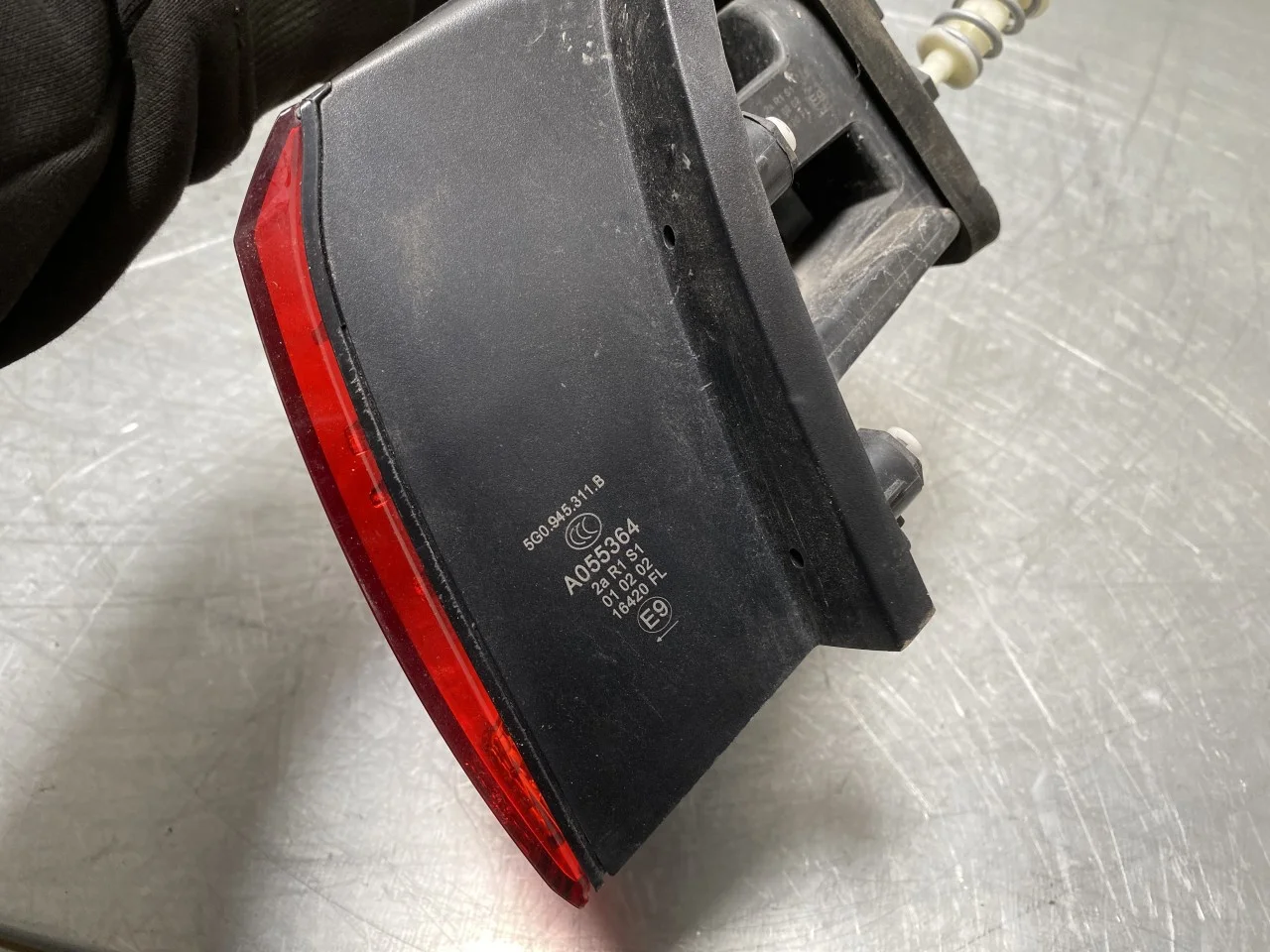 Volkswagen GOLF, E-GOLF VII 2013-20 Left tail light view 3