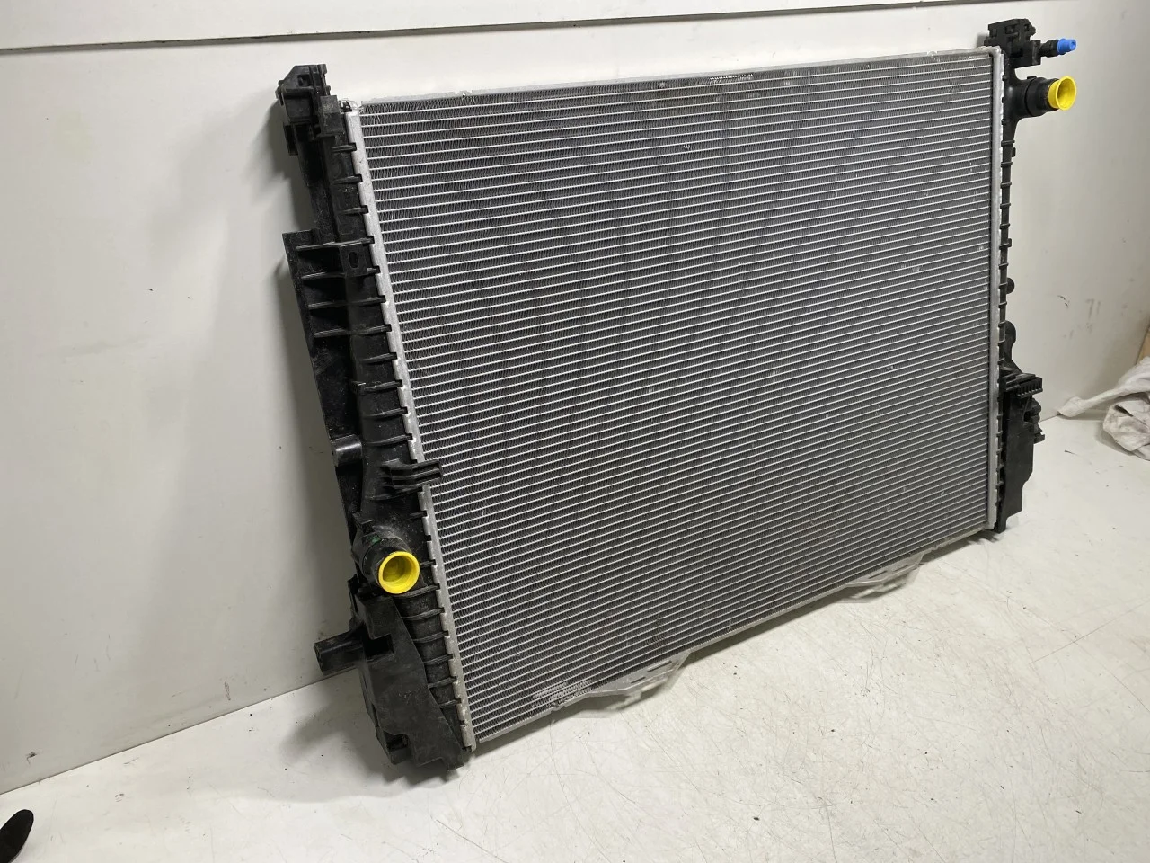 BMW X1/IX1 U11 2023- Radiator, automatic transmission view 2
