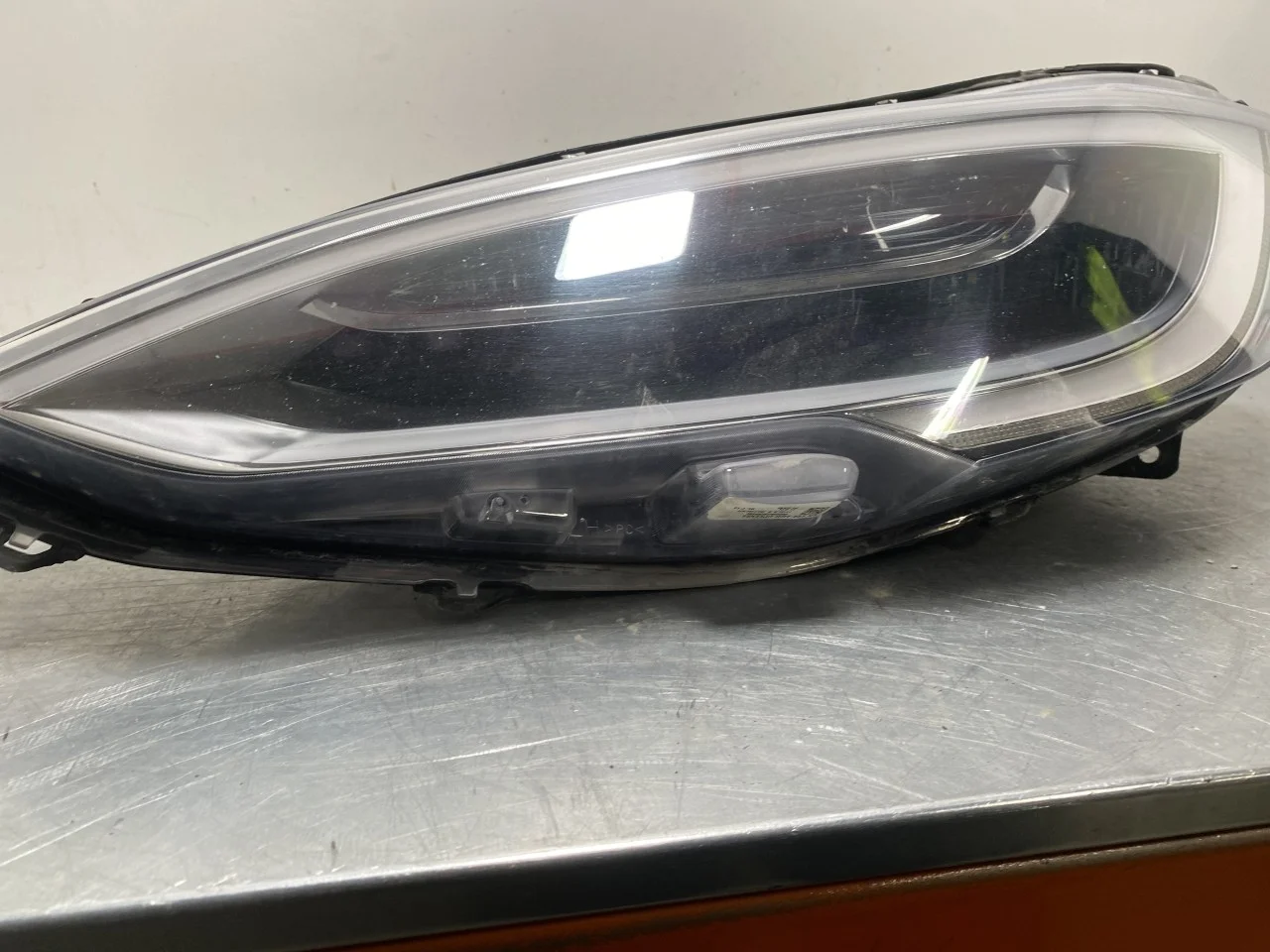Tesla MODEL S 2013- Left headlight view 4