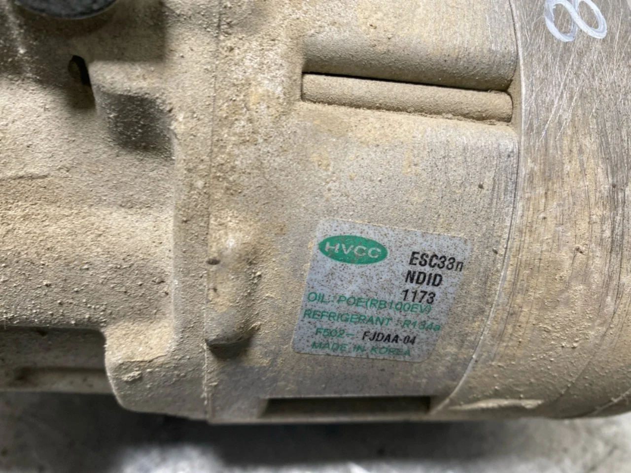 Kia SOUL 2009- A/C compressor view 2