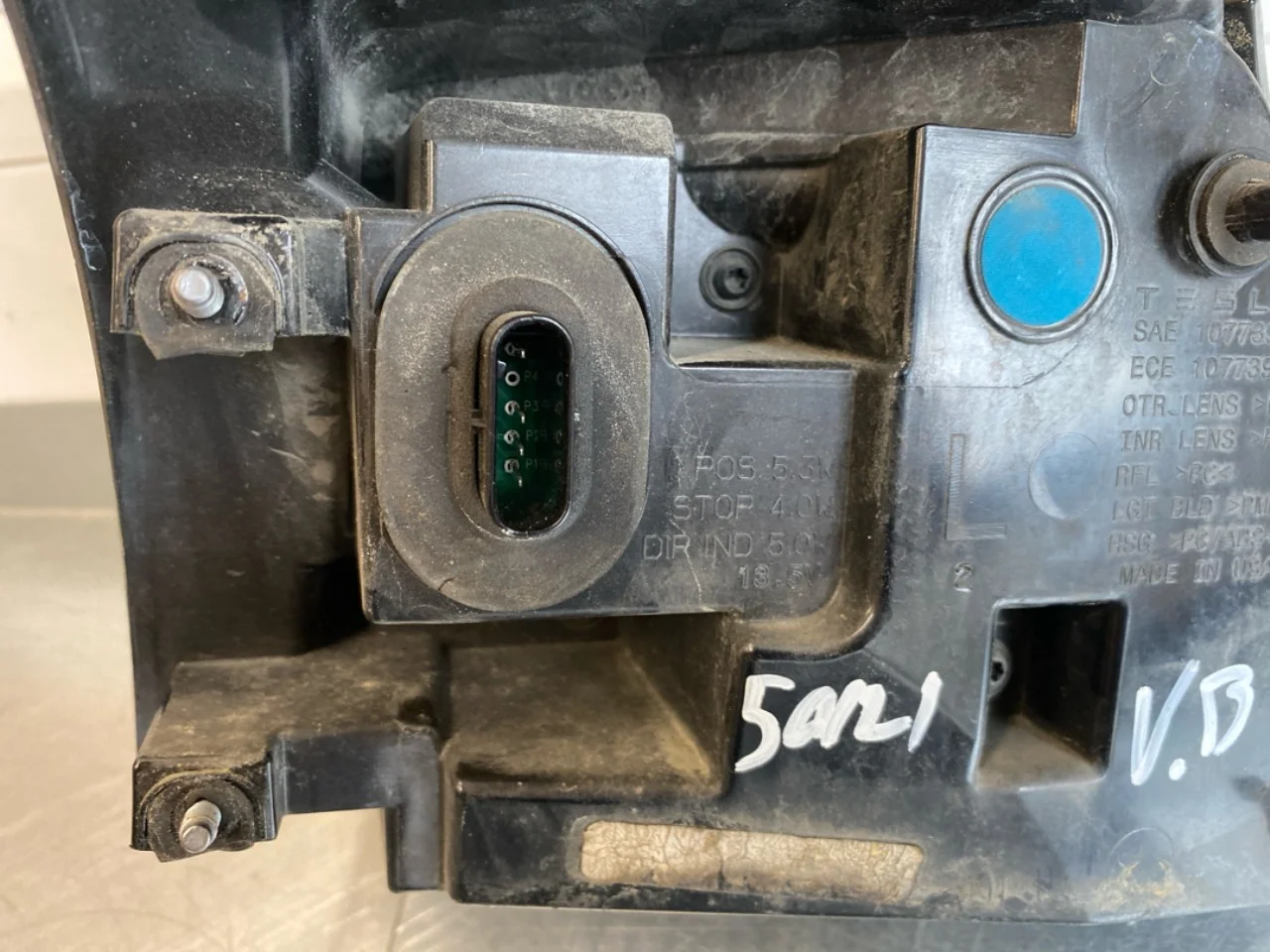 Tesla MODEL 3 2017--> Hátsó lámpa, bal nézet 4