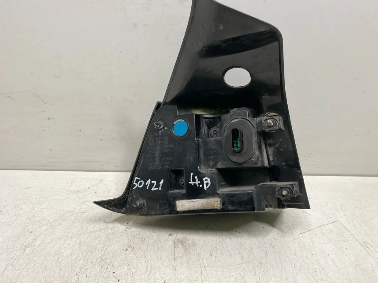 Tesla MODEL 3 2017--> Hátsó lámpa, jobb nézet 4