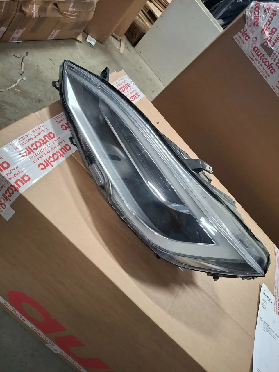 Tesla MODEL S 2013- Far stânga