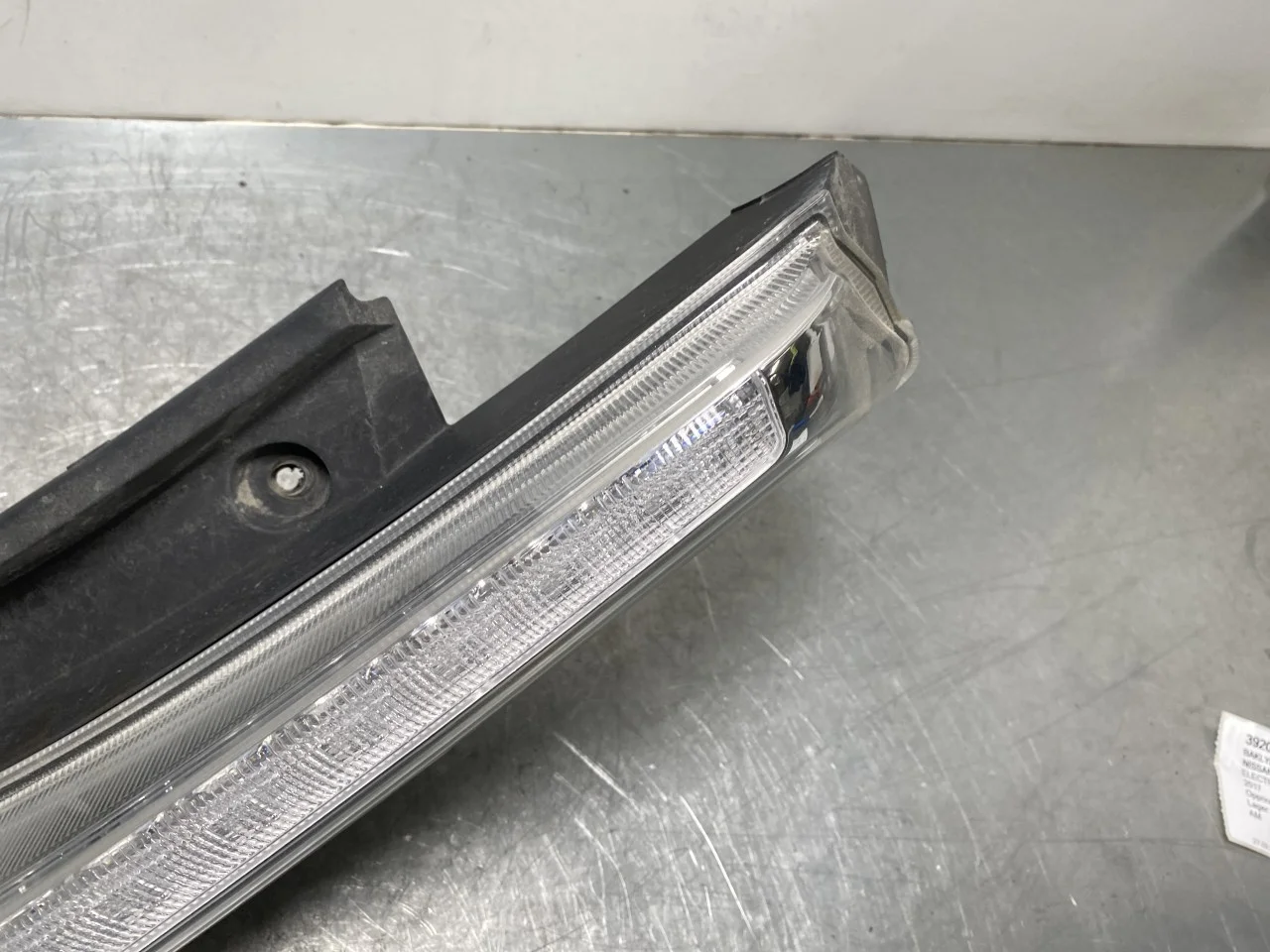 Nissan LEAF 2011-17 Right tail light view 2